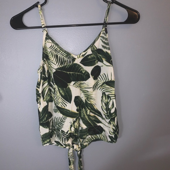 Green and White Leaf Printed Blouse - Picture 2 of 2